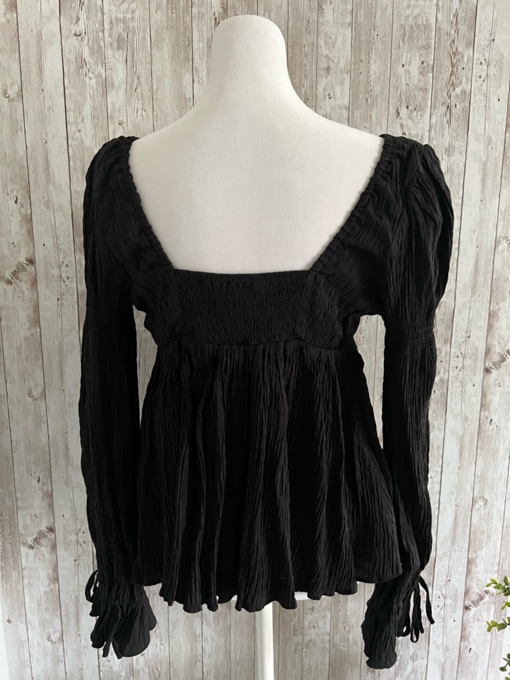 Urban Outfitters Allie Black Ruched Tie Sleeve Square-Neck Buttoned Blouse Small - Picture 4 of 5